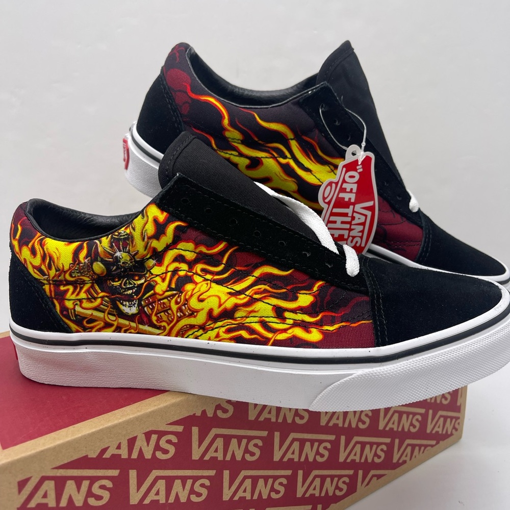 Vans WMNS Old Skool
(Samurai Rising)Black /True White Sneakers
VN0A3WKT44l - Picture 10 of 16